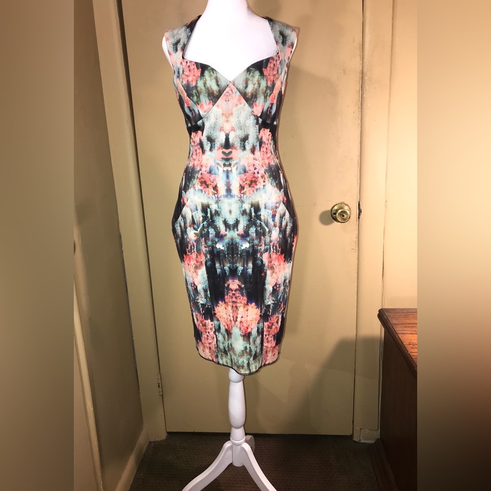 Nicole Miller sleeveless Dress